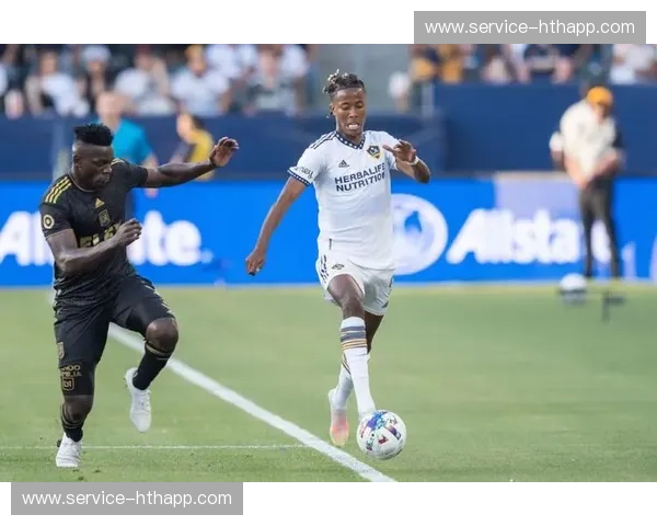 巅峰对垒：温哥华白浪vs洛杉矶银河，北美西海岸的荣耀、宿命与星光之战